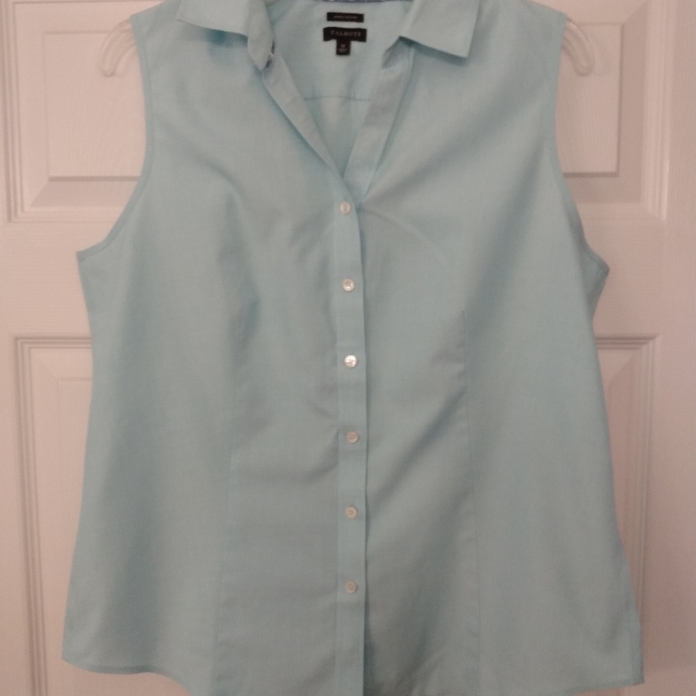 Talbot's, light blue, crisp cotton, short sleeve shirt.